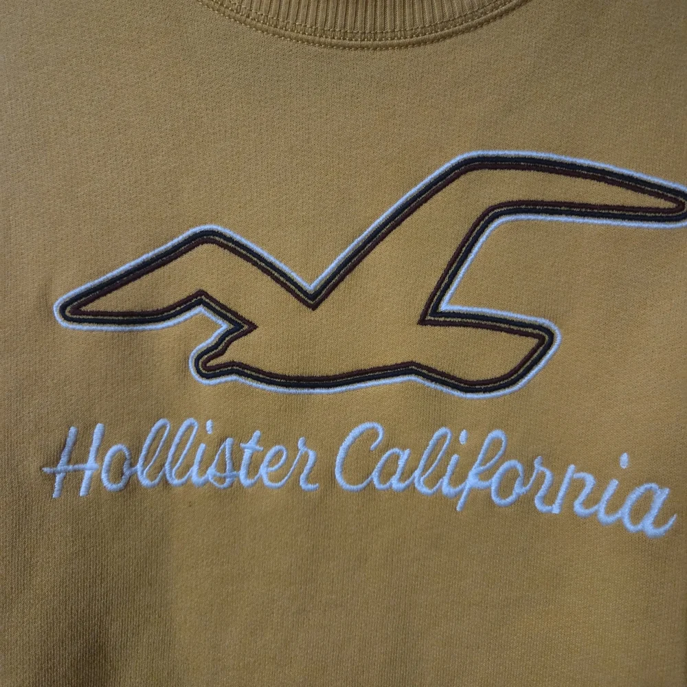 Hollister California Mustard Cropped Hoodie - Picture 2 of 4